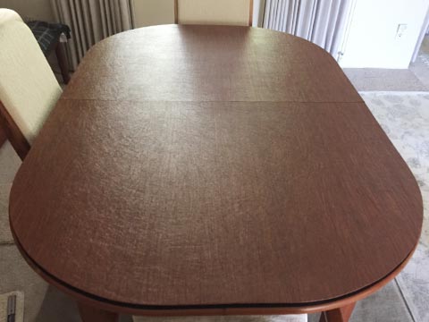Oval dining table protector