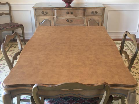Scalloped-edge dining table protector pad, in caramel leatherlook